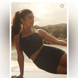 Alo Yoga 5” Seamless Ribbed Favorite Short